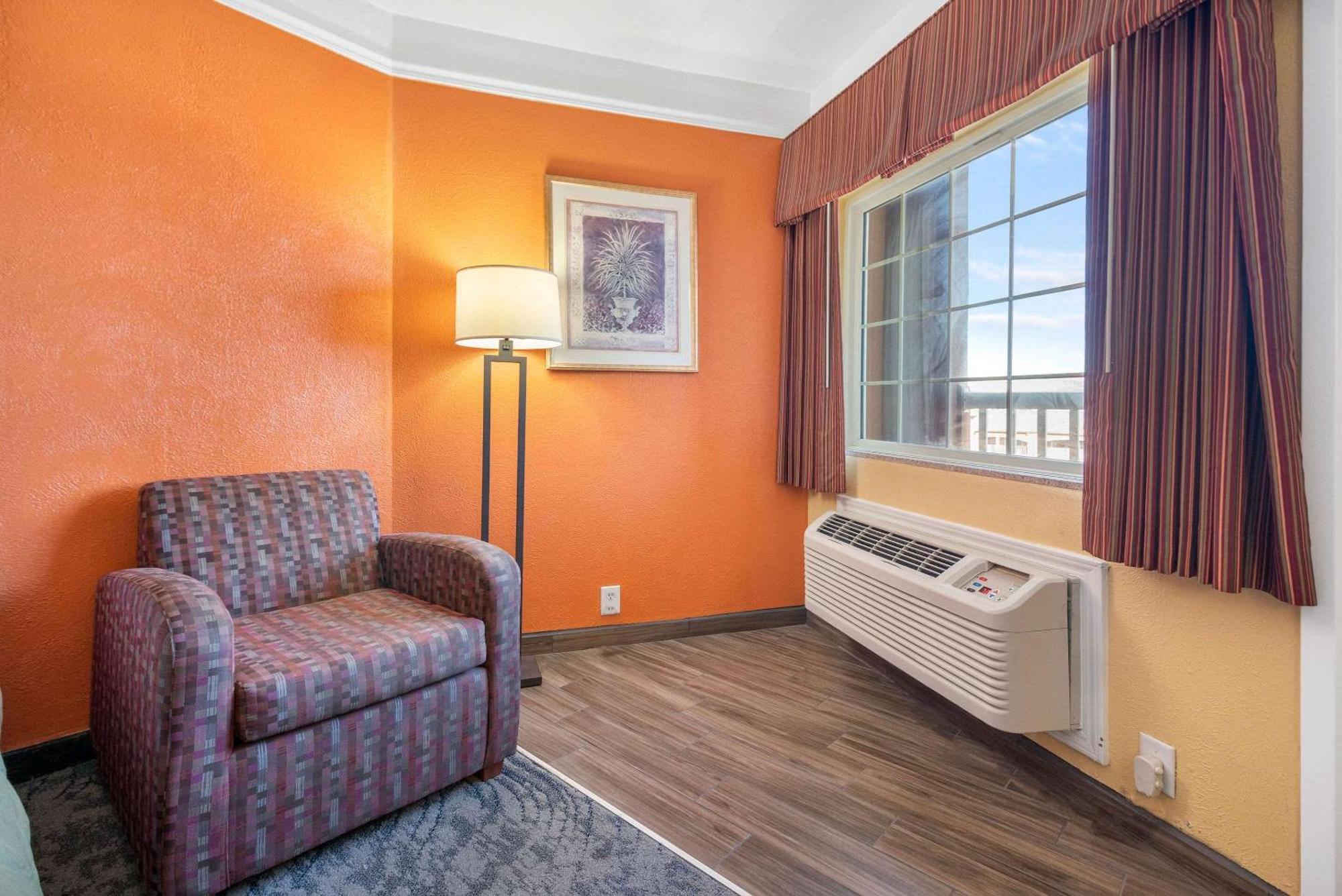 Quality Inn & Suites Galveston - Beachfront Extérieur photo