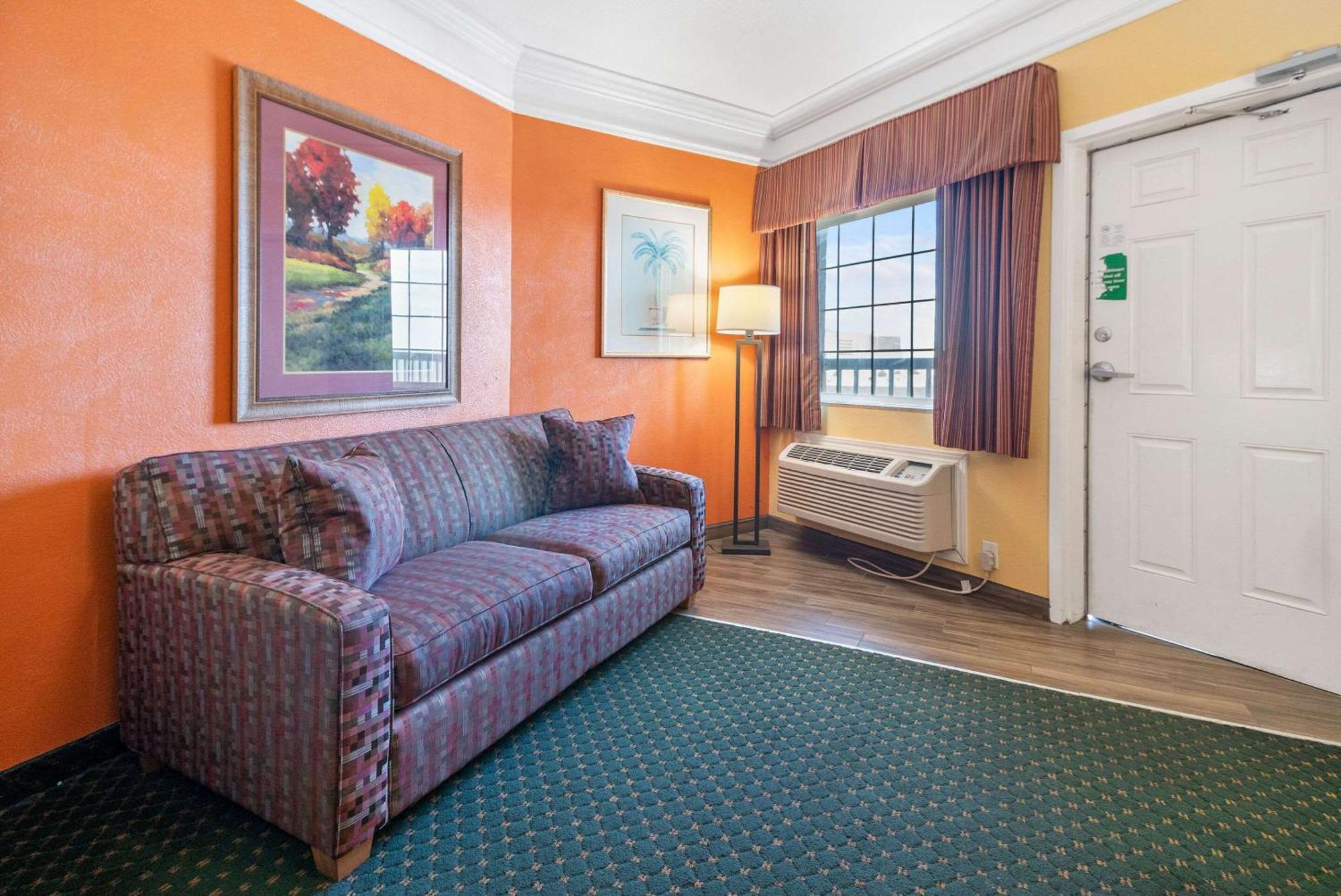 Quality Inn & Suites Galveston - Beachfront Extérieur photo